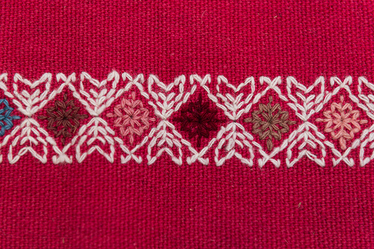 CAMINO DE MESA DE GRANA ORILLADO