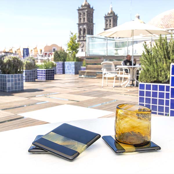 Portavaso negro línea dorada