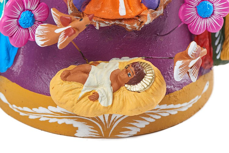 Campana nacimiento barro policromado