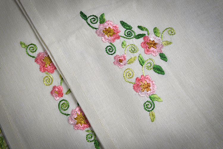 Mantel individual bordado